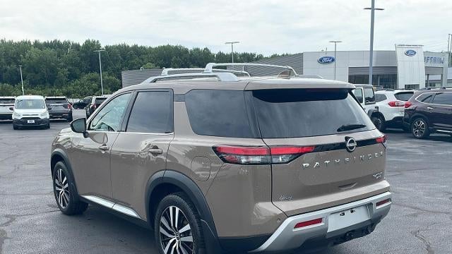 2023 Nissan Pathfinder Platinum