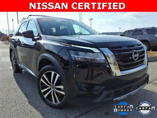 2024 Nissan Pathfinder with Super Black Exterior