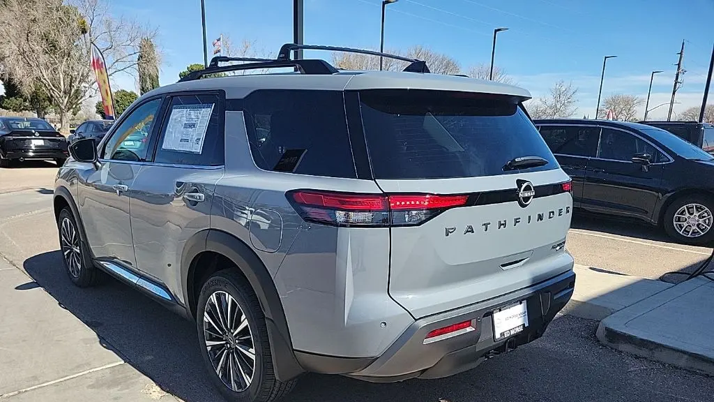 2026 Nissan Pathfinder Platinum