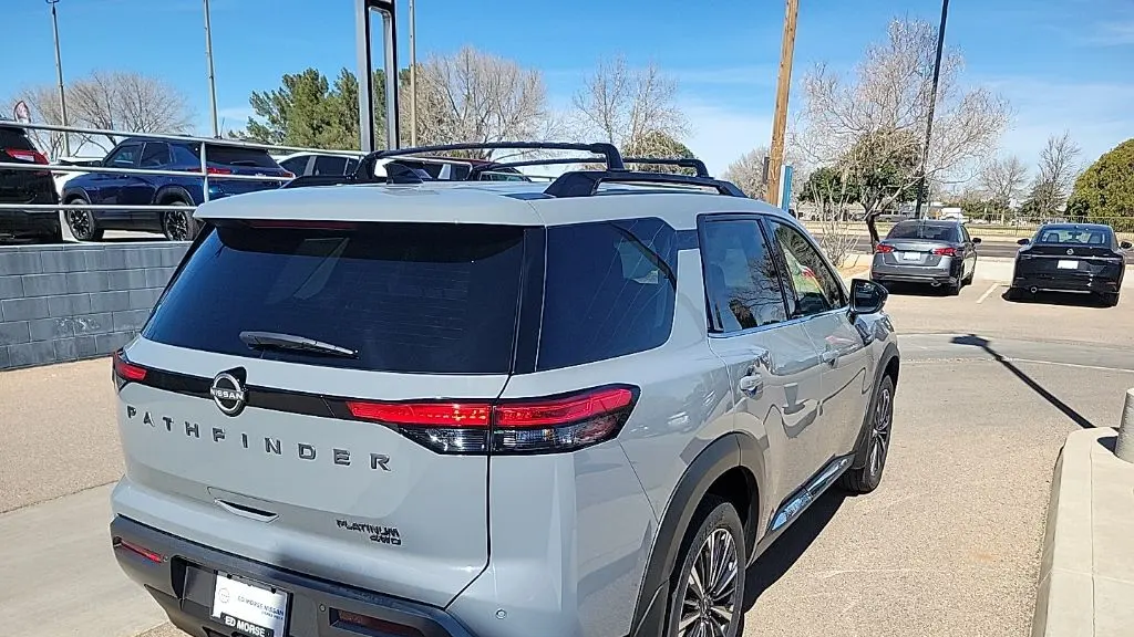 2026 Nissan Pathfinder Platinum