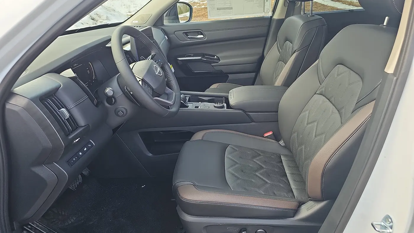2026 Nissan Pathfinder Platinum