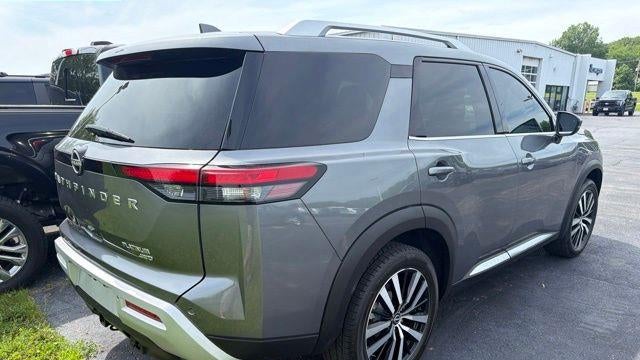 2023 Nissan Pathfinder Platinum