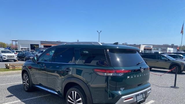 2024 Nissan Pathfinder Platinum