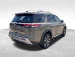 2025 Pathfinder Thumbnail 8