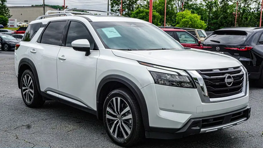 2025 Nissan Pathfinder Platinum