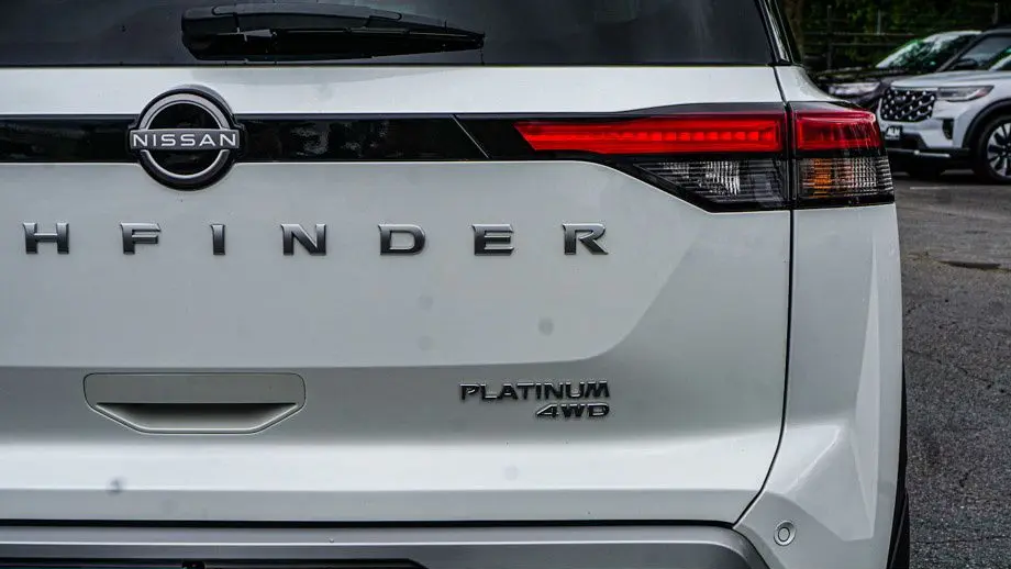 2025 Nissan Pathfinder Platinum