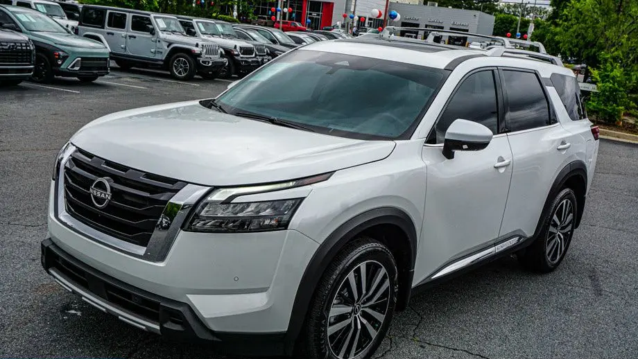 2025 Nissan Pathfinder Platinum