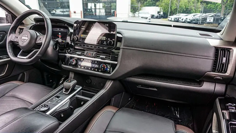 2025 Nissan Pathfinder Platinum