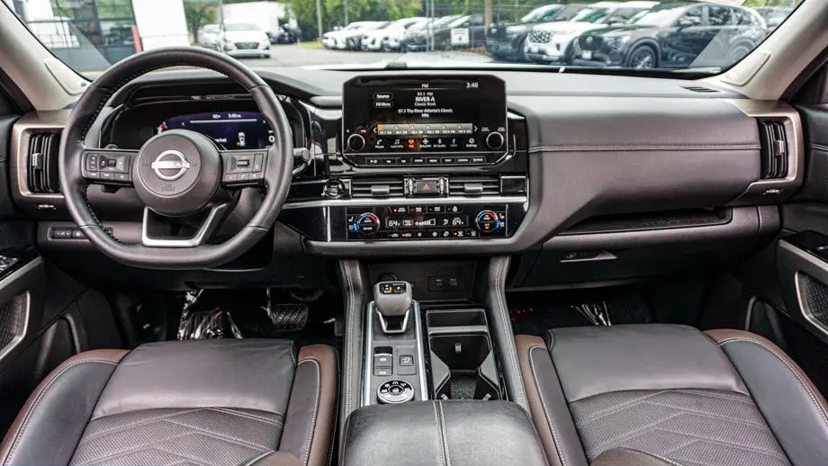 2025 Nissan Pathfinder Platinum