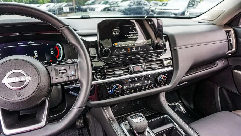 2025 Nissan Pathfinder Platinum