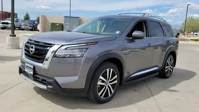 2024 Nissan Pathfinder Platinum