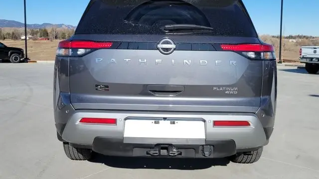 2025 Nissan Pathfinder Platinum