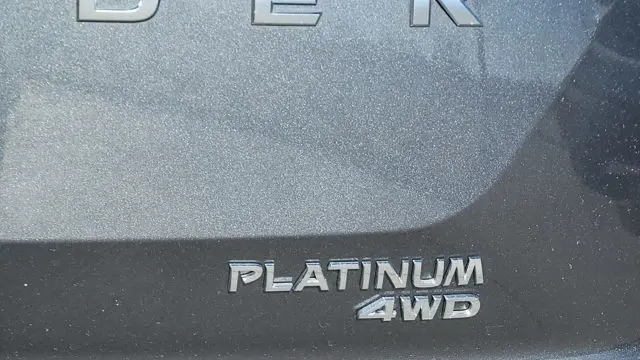 2025 Nissan Pathfinder Platinum