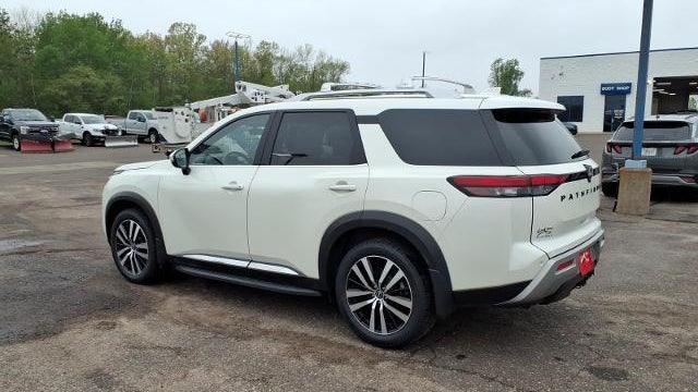 2023 Nissan Pathfinder Platinum