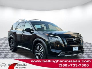 2023 Nissan Pathfinder with Super Black Exterior