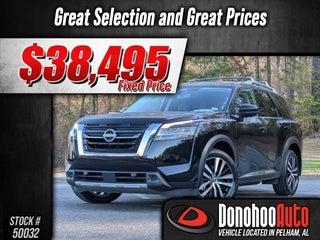 2024 Nissan Pathfinder with Super Black Exterior