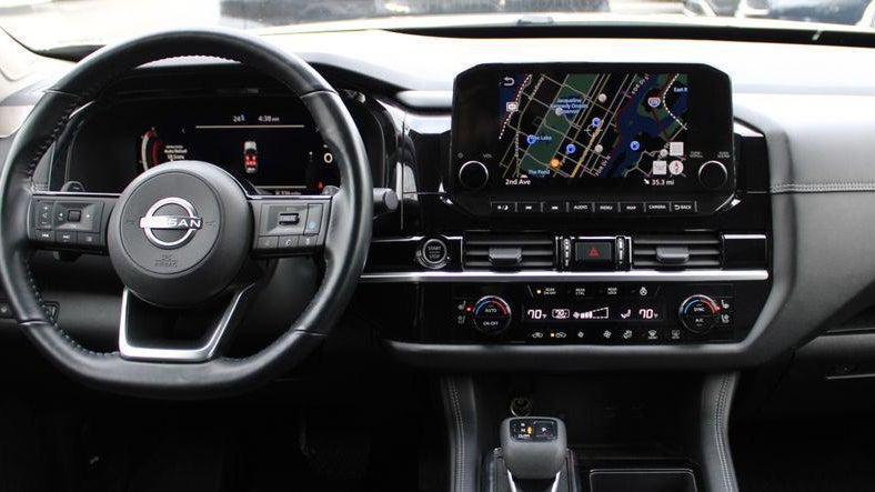 2023 Nissan Pathfinder Platinum