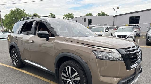2023 Nissan Pathfinder Platinum