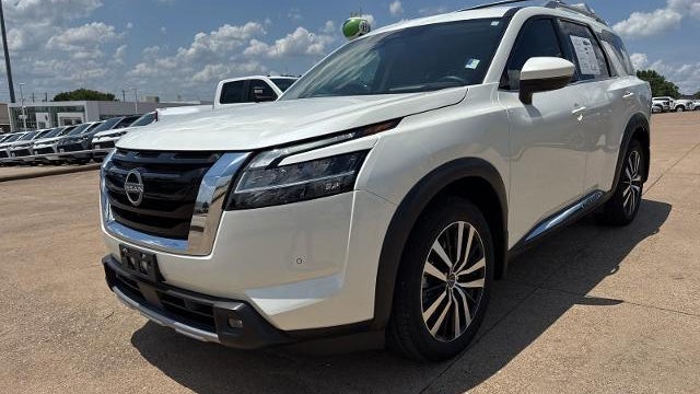 2024 Nissan Pathfinder Platinum