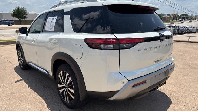 2024 Nissan Pathfinder Platinum