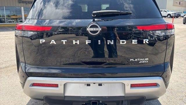 2022 Nissan Pathfinder Platinum