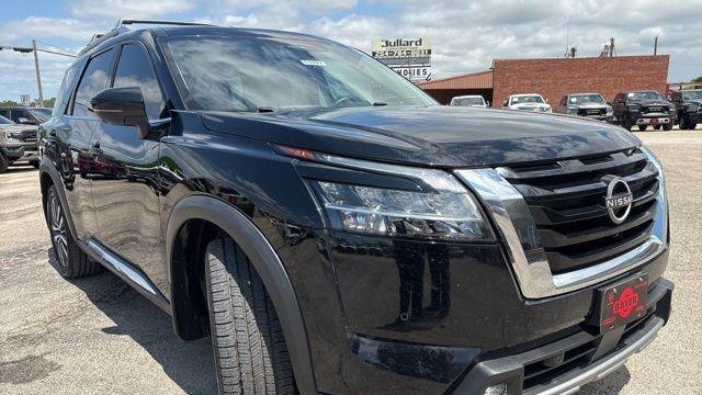 2022 Nissan Pathfinder Platinum