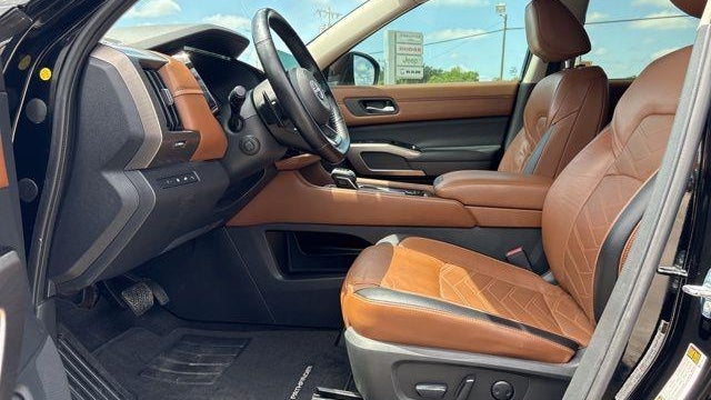 2022 Nissan Pathfinder Platinum