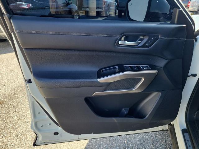 2023 Nissan Pathfinder - $28,500