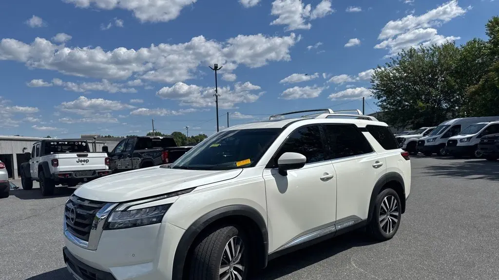 2024 Nissan Pathfinder Platinum
