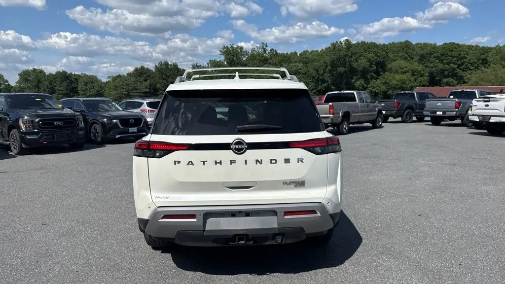 2024 Nissan Pathfinder Platinum