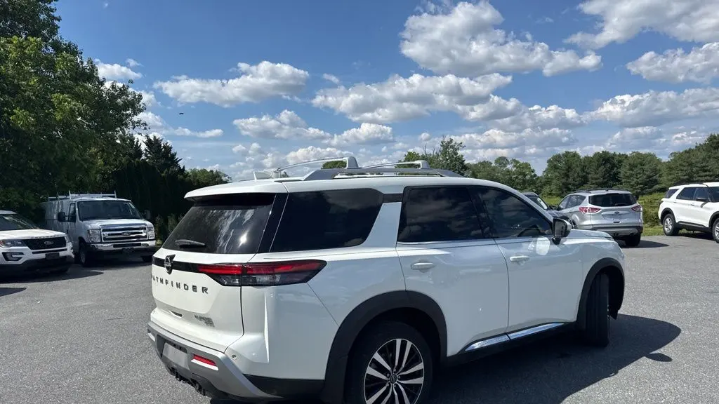 2024 Nissan Pathfinder Platinum