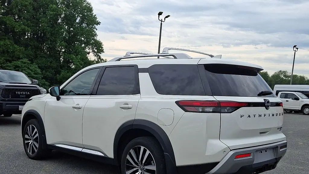 2024 Nissan Pathfinder Platinum