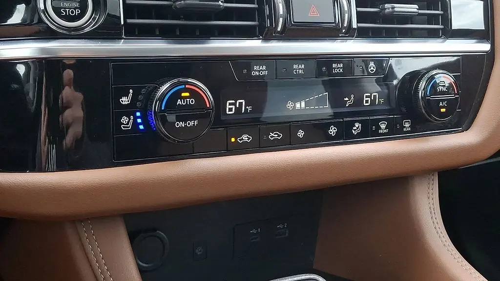 2024 Nissan Pathfinder Platinum