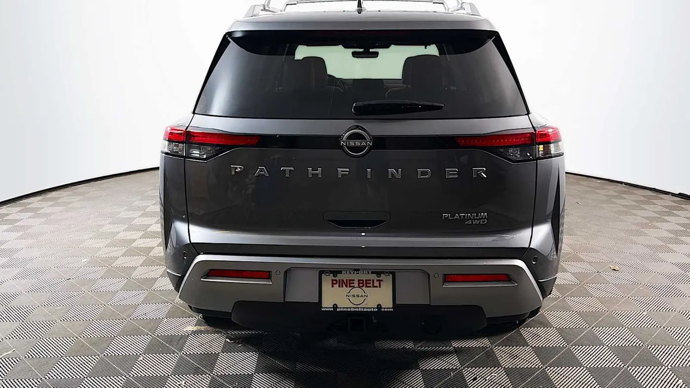 2024 Nissan Pathfinder Platinum