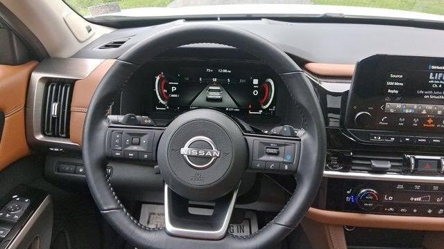 2025 Nissan Pathfinder Platinum