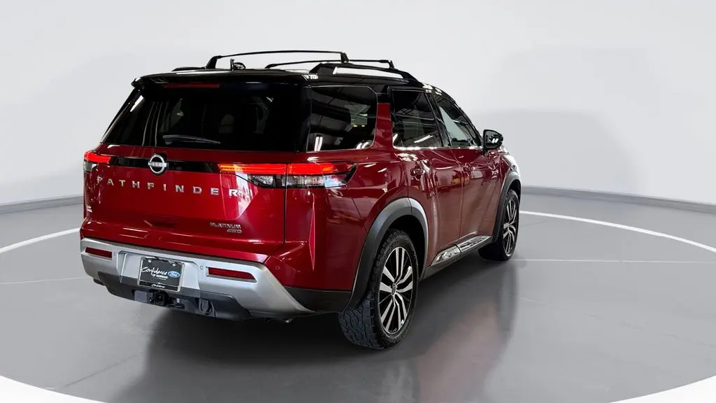 2023 Nissan Pathfinder Platinum