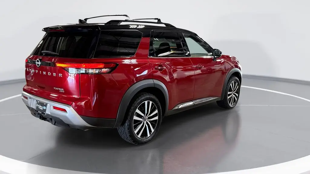 2023 Nissan Pathfinder Platinum