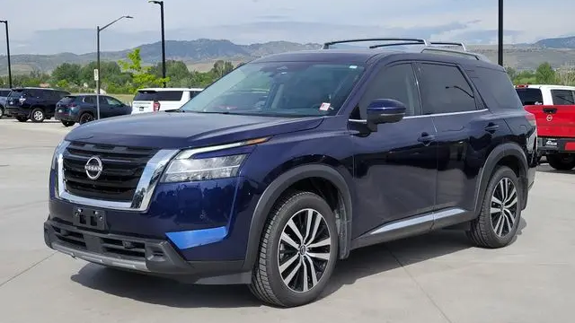 2023 Nissan Pathfinder Platinum