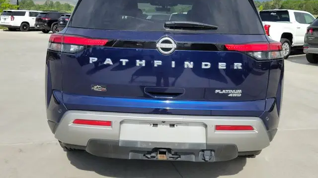 2023 Nissan Pathfinder Platinum
