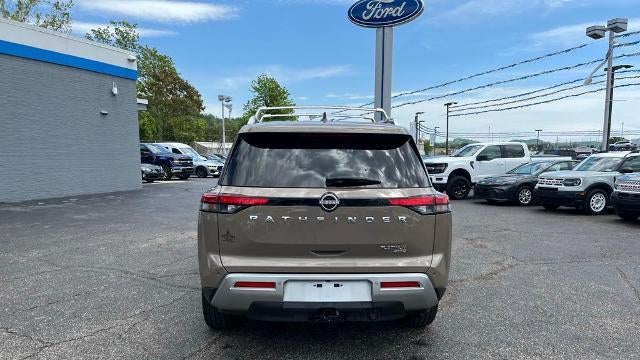 2023 Nissan Pathfinder Platinum