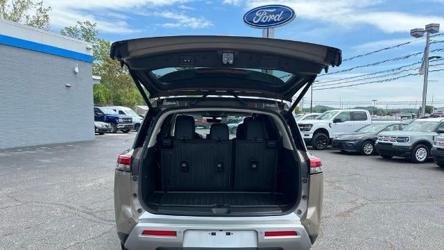 2023 Nissan Pathfinder Platinum