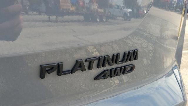 2023 Nissan Pathfinder Platinum