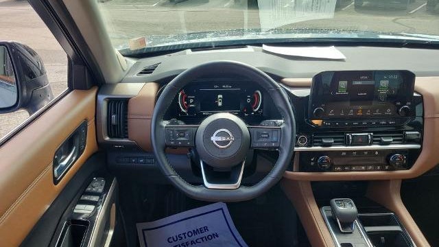 2023 Nissan Pathfinder Platinum