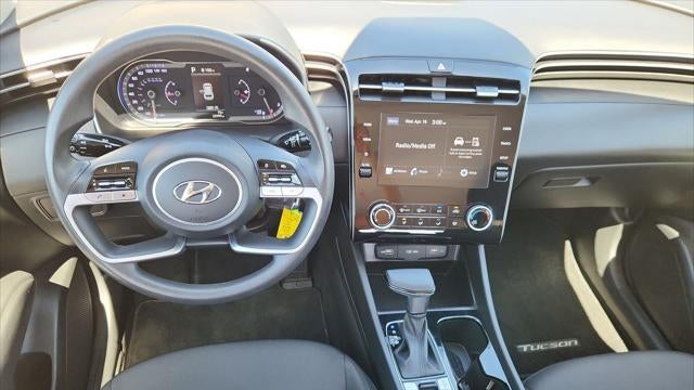 2023 Hyundai TUCSON SE