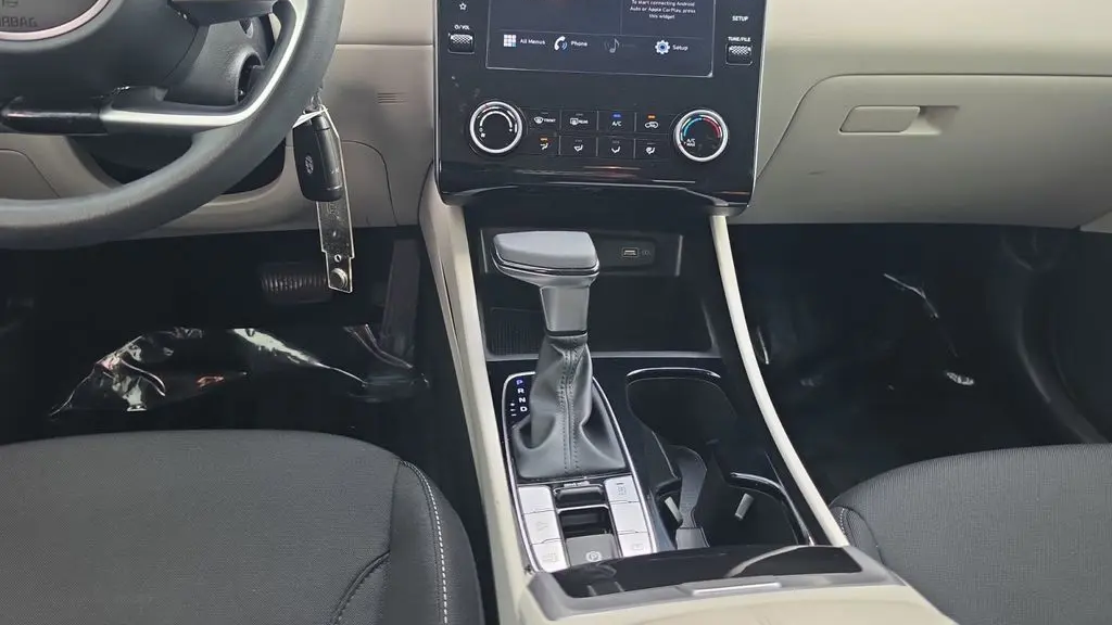 2023 Hyundai TUCSON SE