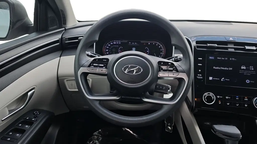 2023 Hyundai TUCSON SE