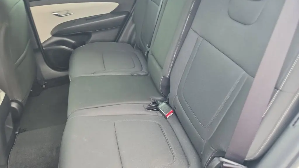 2023 Hyundai TUCSON SE