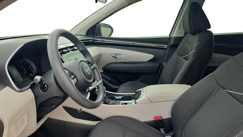 2023 Hyundai TUCSON SE