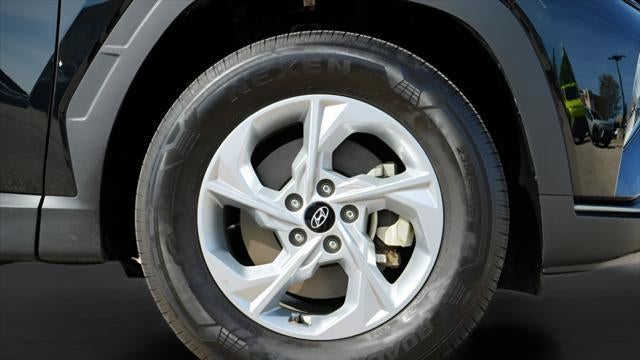 2023 Hyundai TUCSON SE