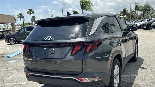 2023 Hyundai TUCSON SE